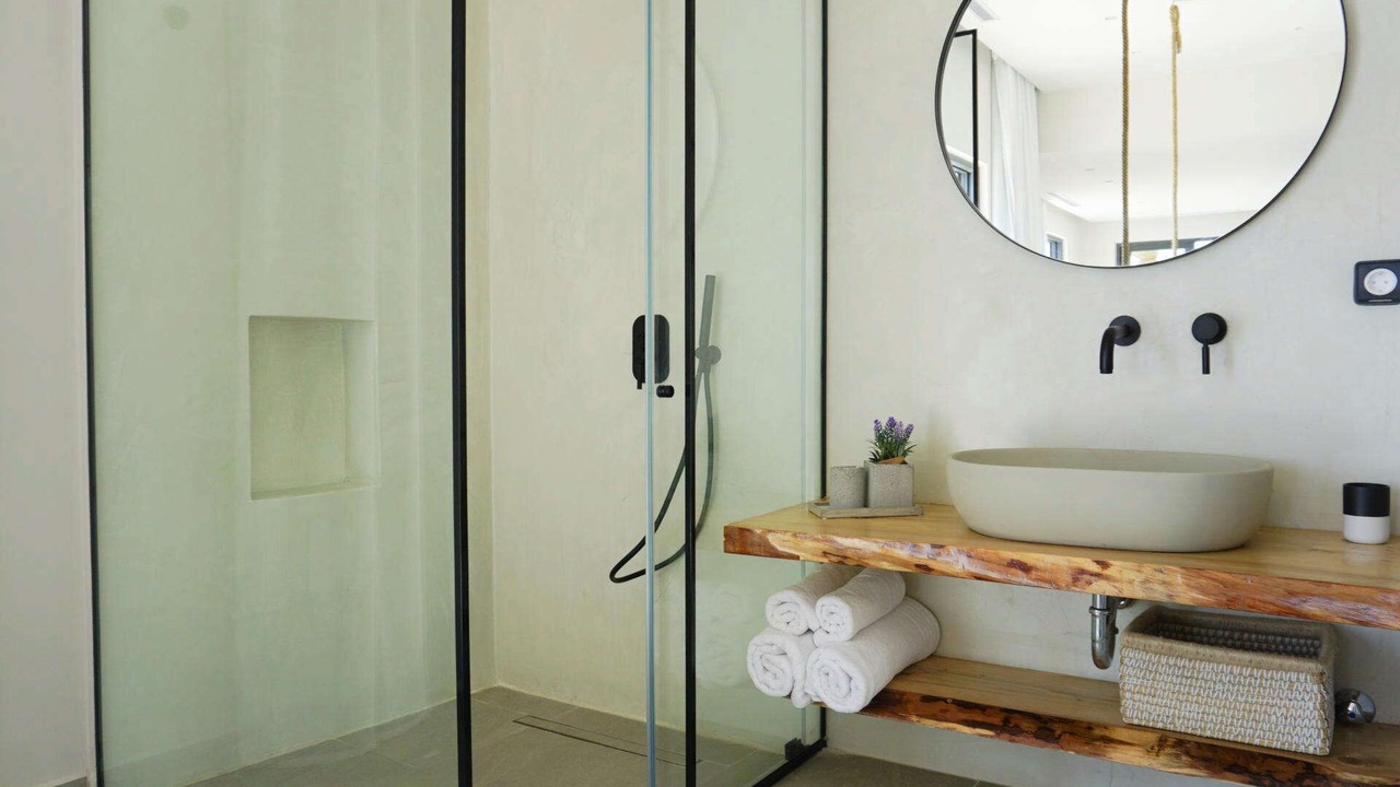 Photo of Bathroom in Leivathos