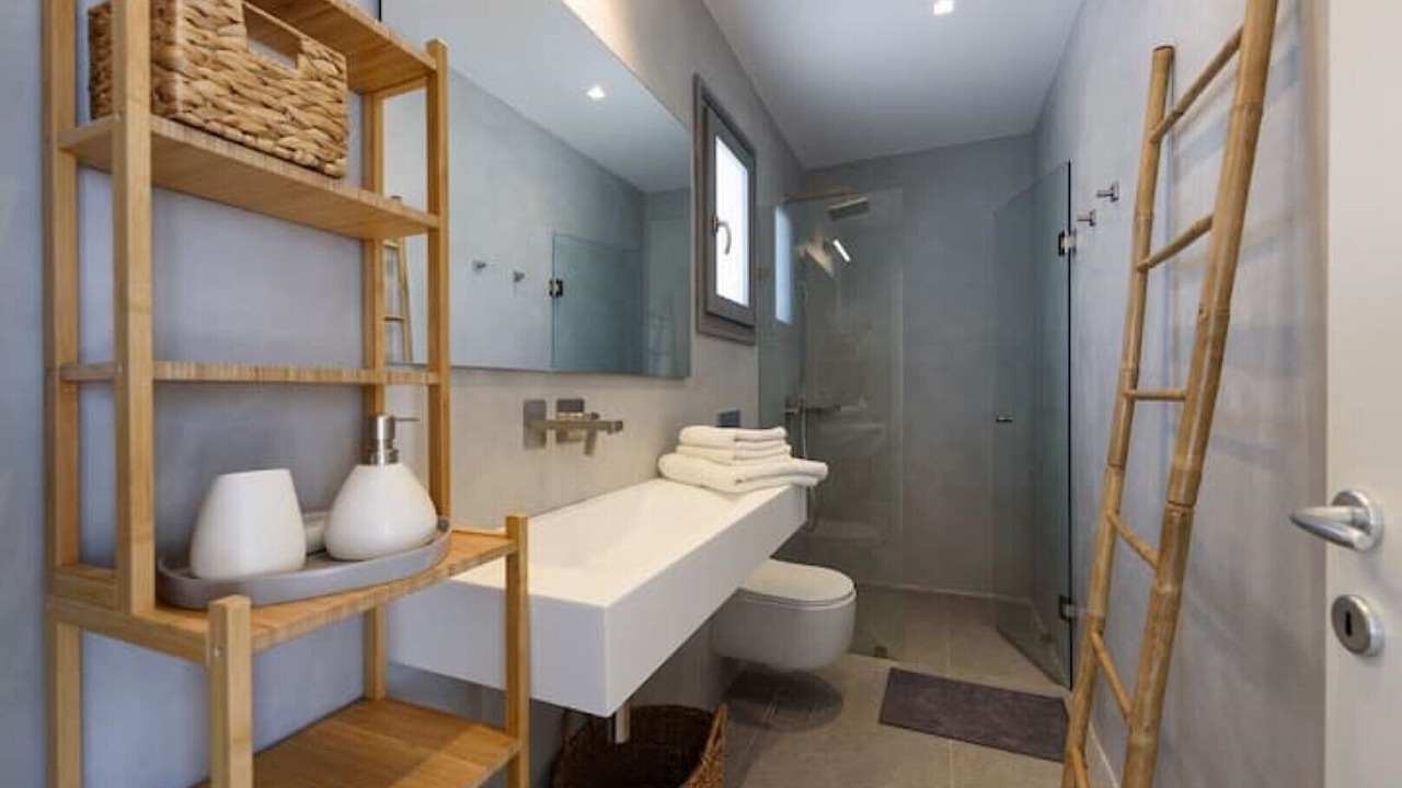 Photo of Bathroom in Aliki