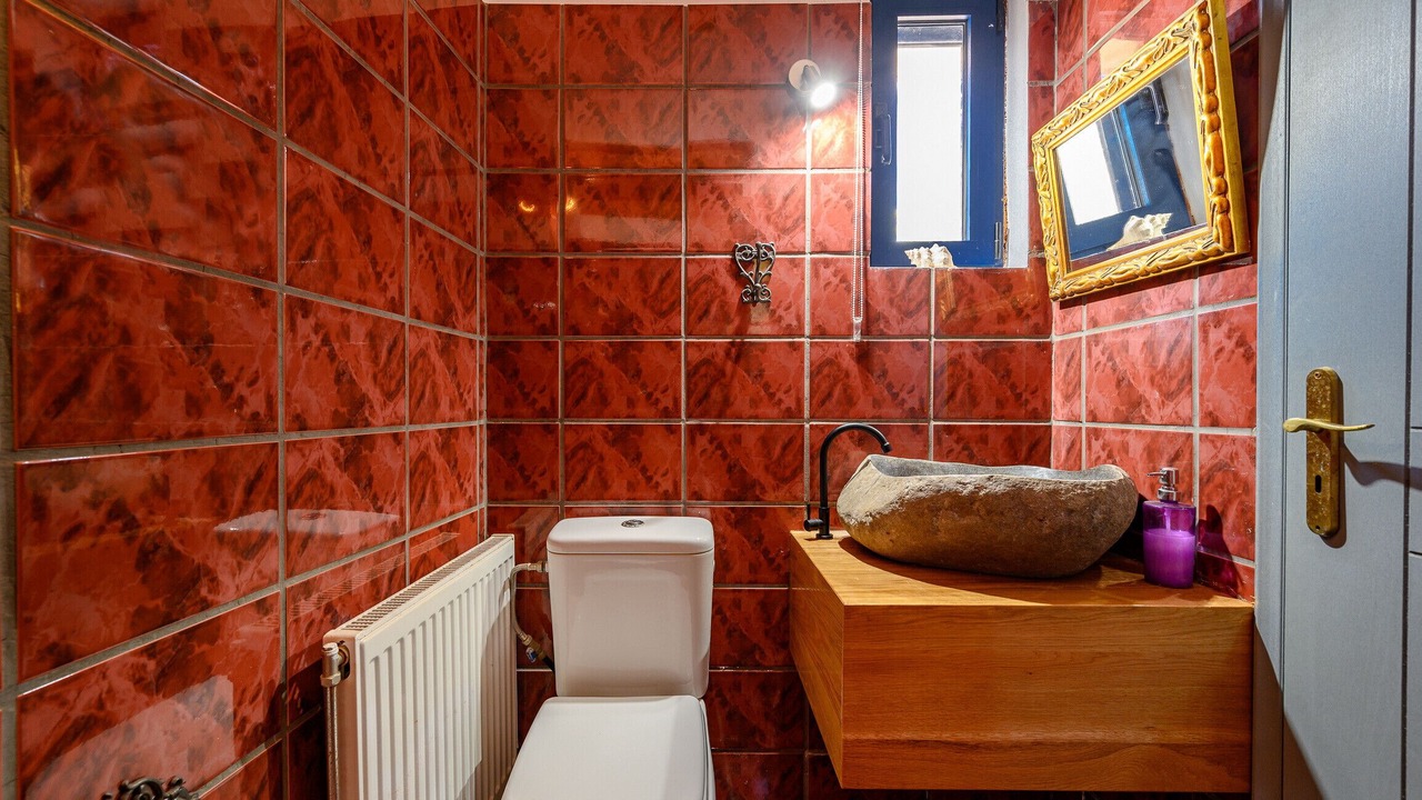Photo of Bathroom in Lampini