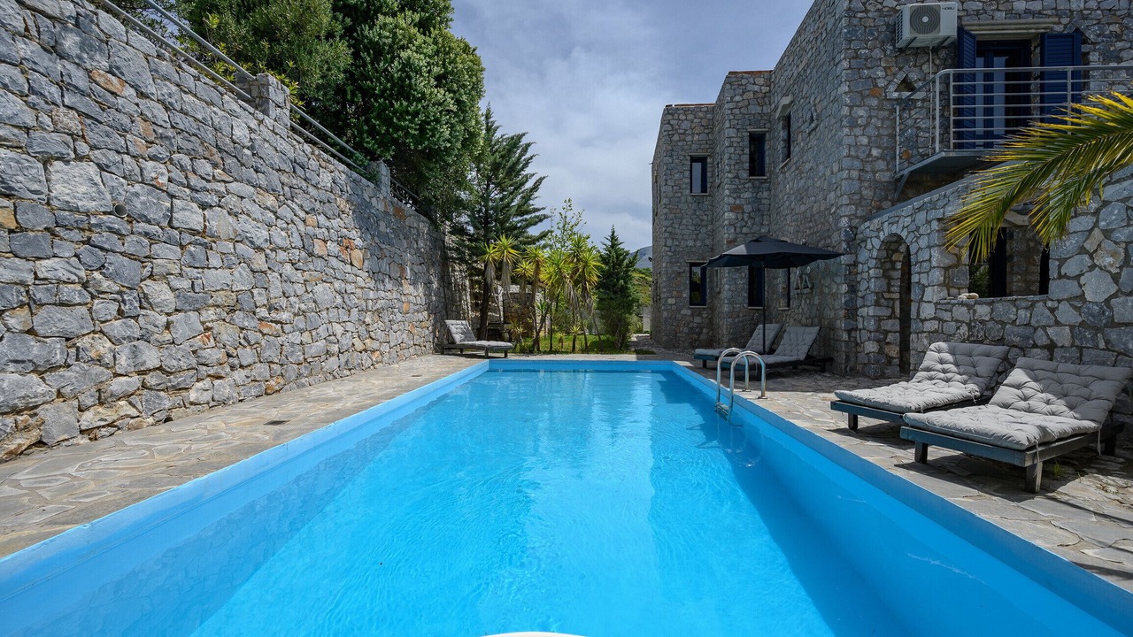 Photo of Outdoor in Lampini