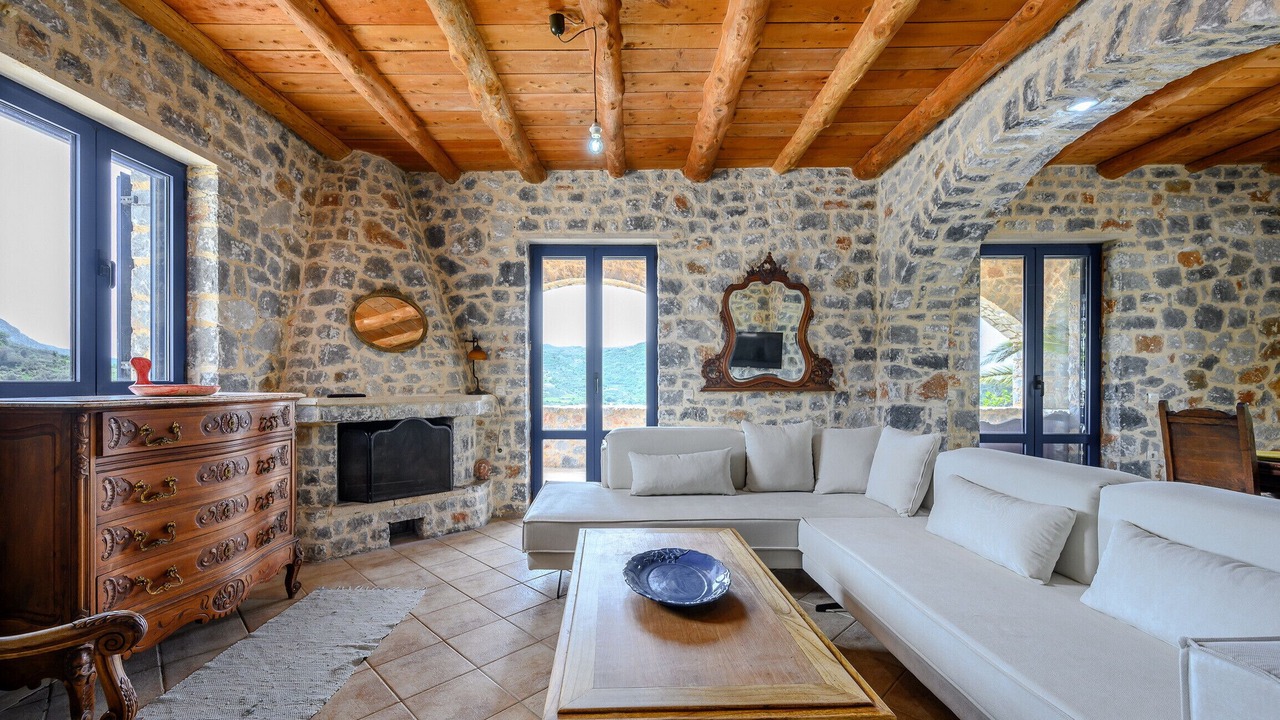 Photo of Outdoor in Lampini
