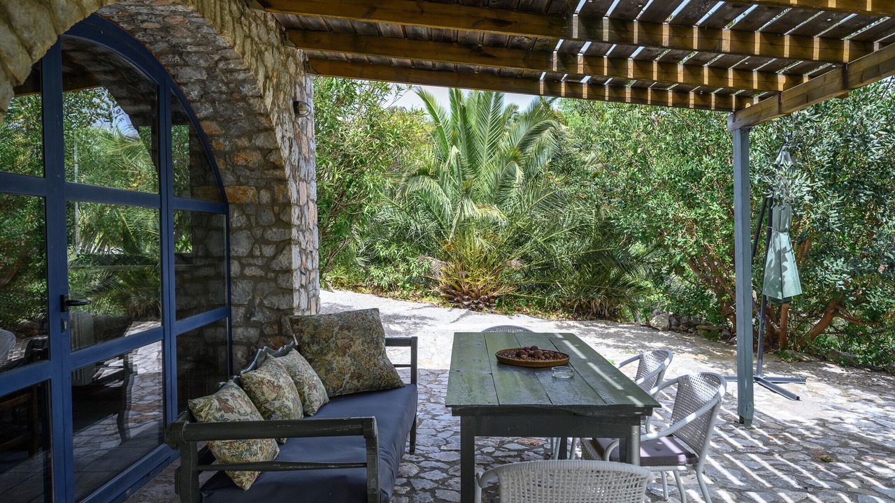 Photo of Outdoor in Lampini