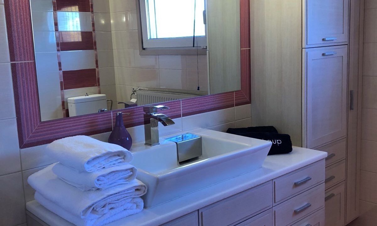 Photo of Bathroom in Plagiarion