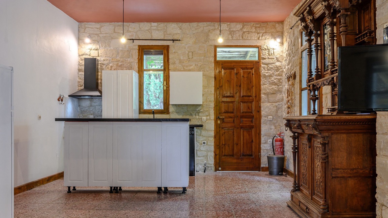 Photo of Outdoor in Lampini