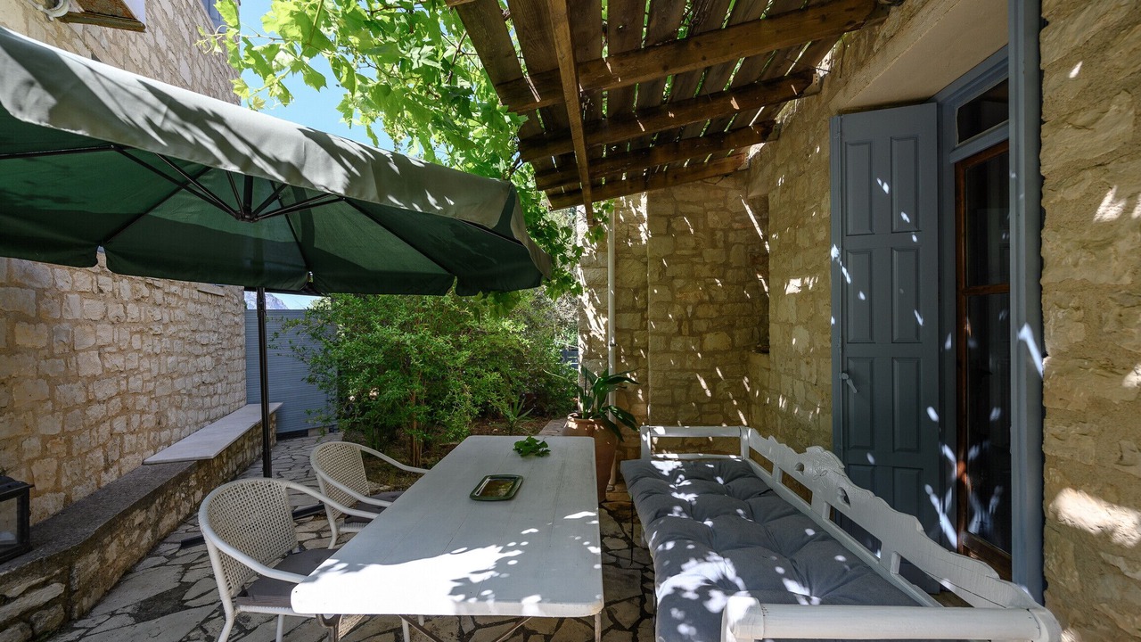 Photo of Outdoor in Lampini