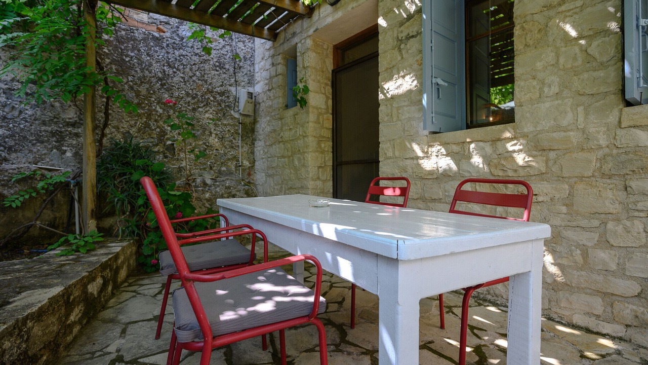 Photo of Outdoor in Lampini