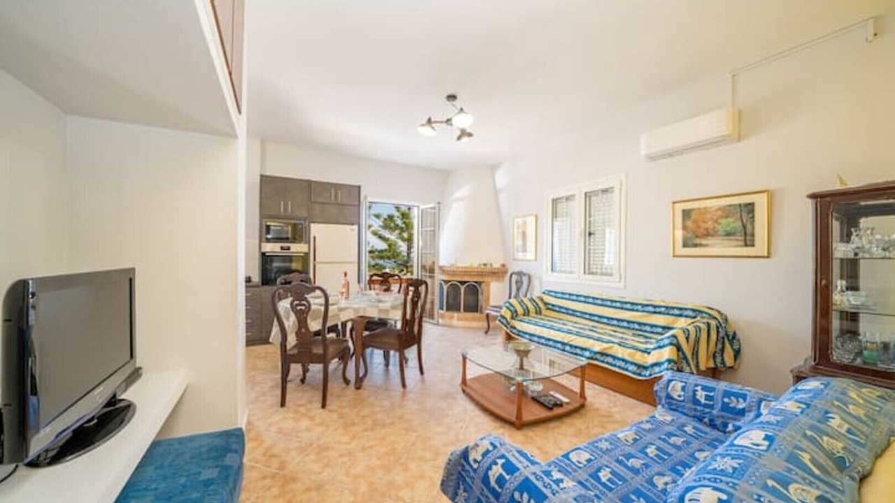 Photo of Livingroom in Karavados