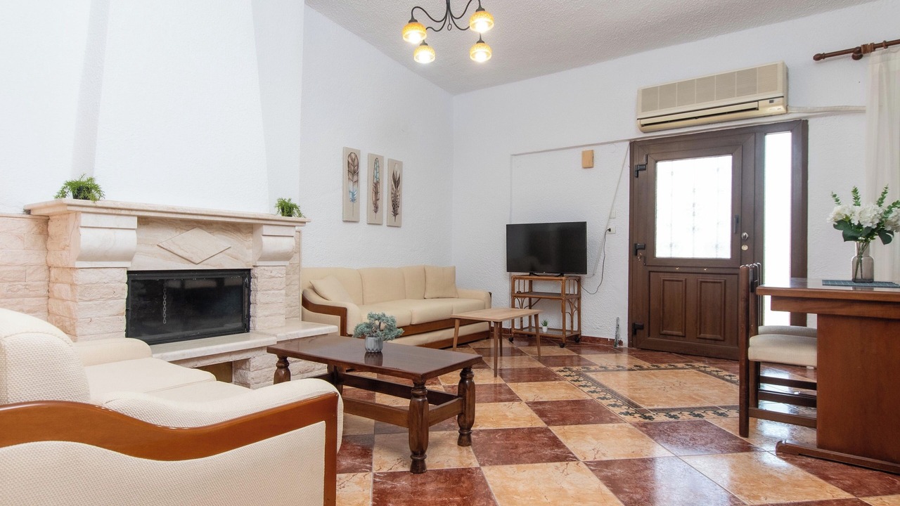 Photo of Livingroom in Polichrono