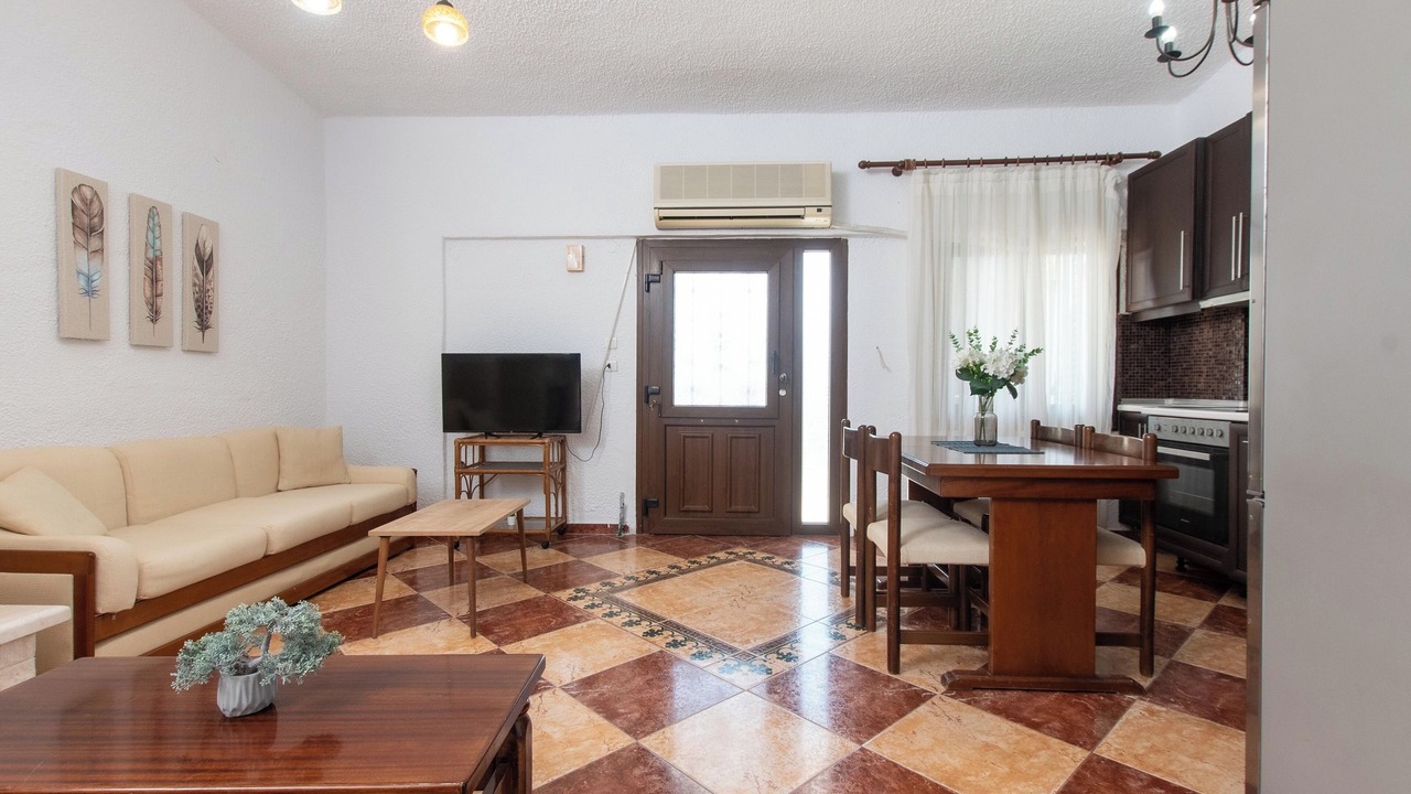 Photo of Livingroom in Polichrono