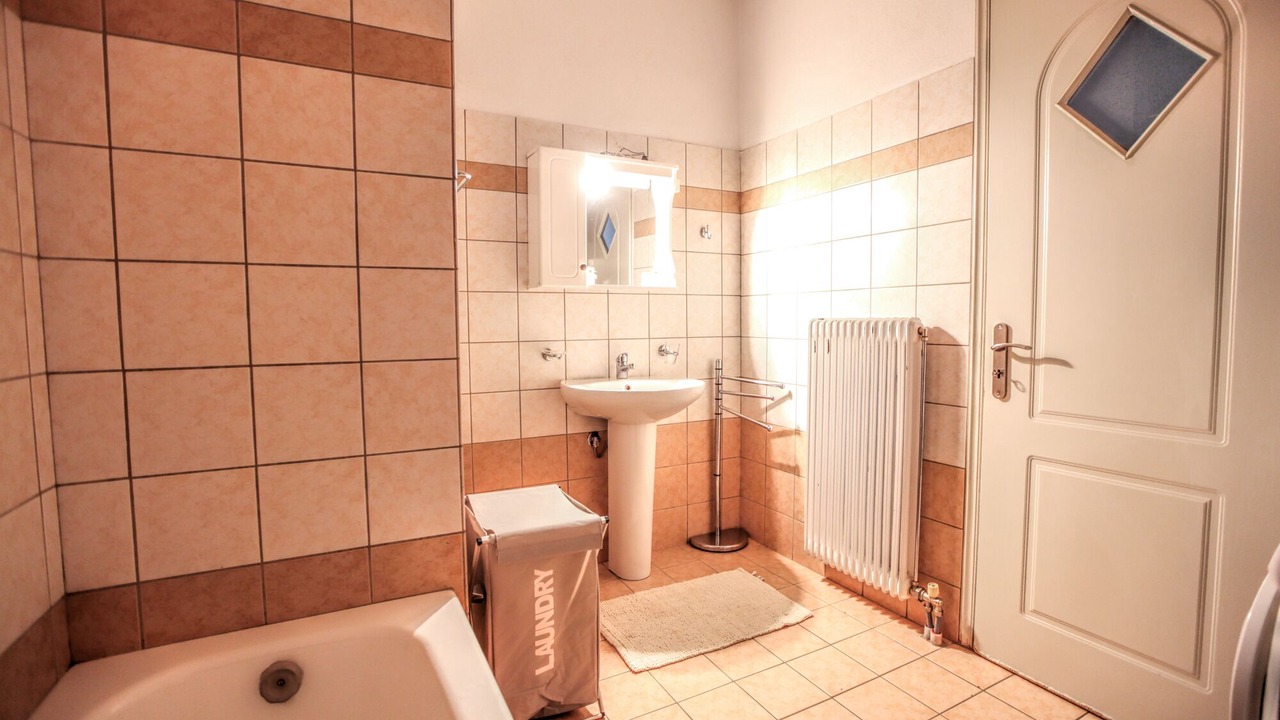 Photo of Bathroom in Kalambaka