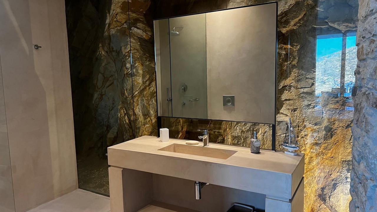 Photo of Bathroom in Milopotas