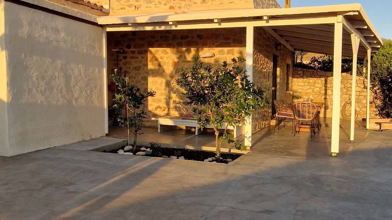 Photo of Patio Balcony in Omales