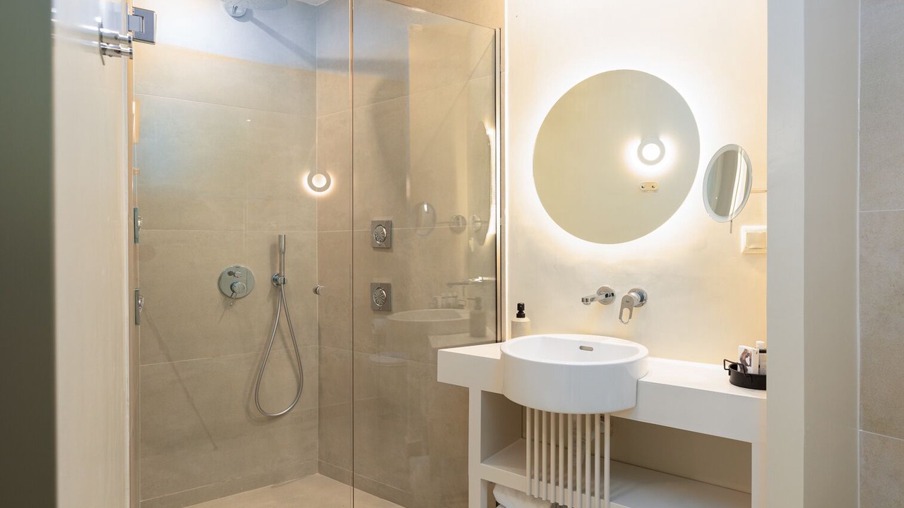 Photo of Bathroom in Old Quarter