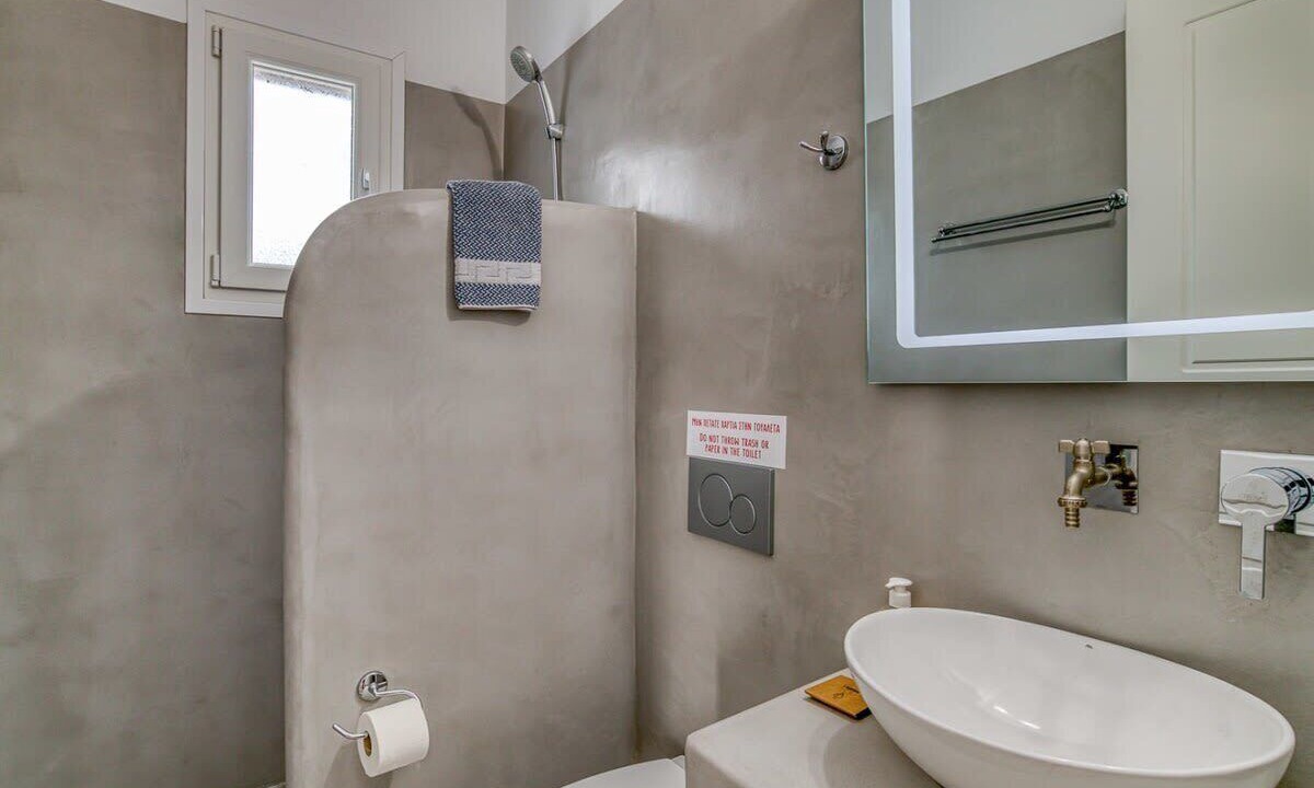 Photo of Bathroom in Aliki