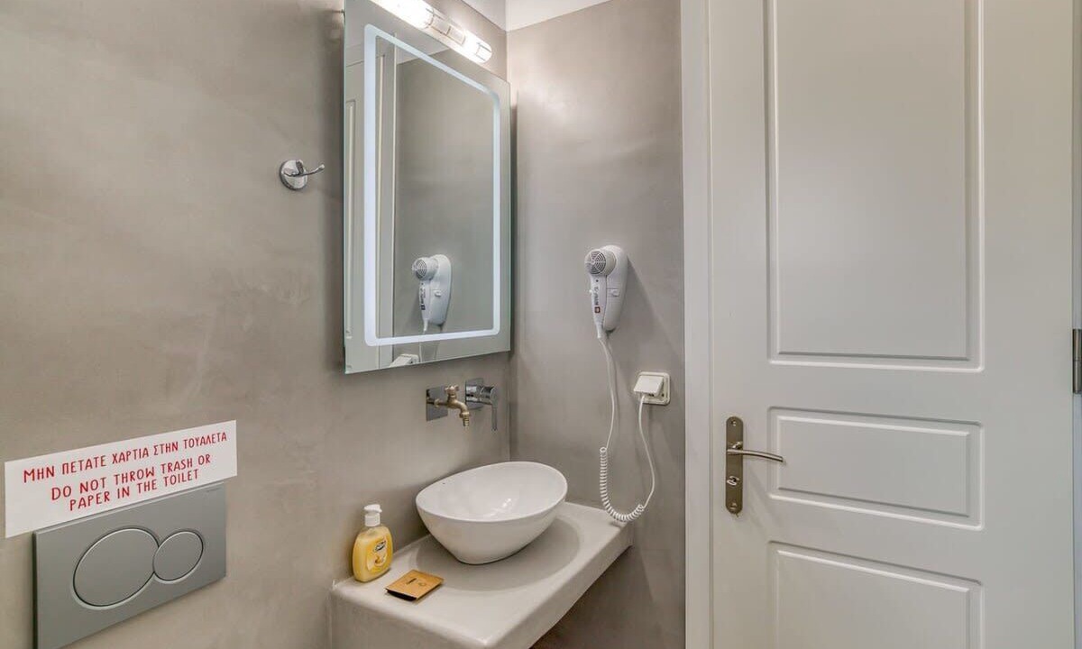Photo of Bathroom in Aliki