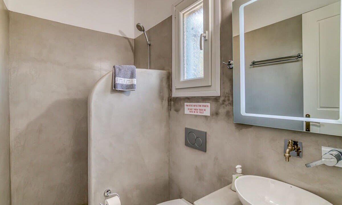 Photo of Bathroom in Aliki