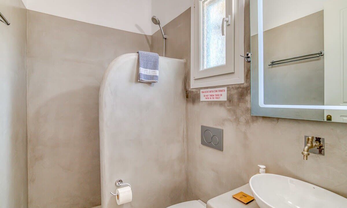 Photo of Bathroom in Aliki