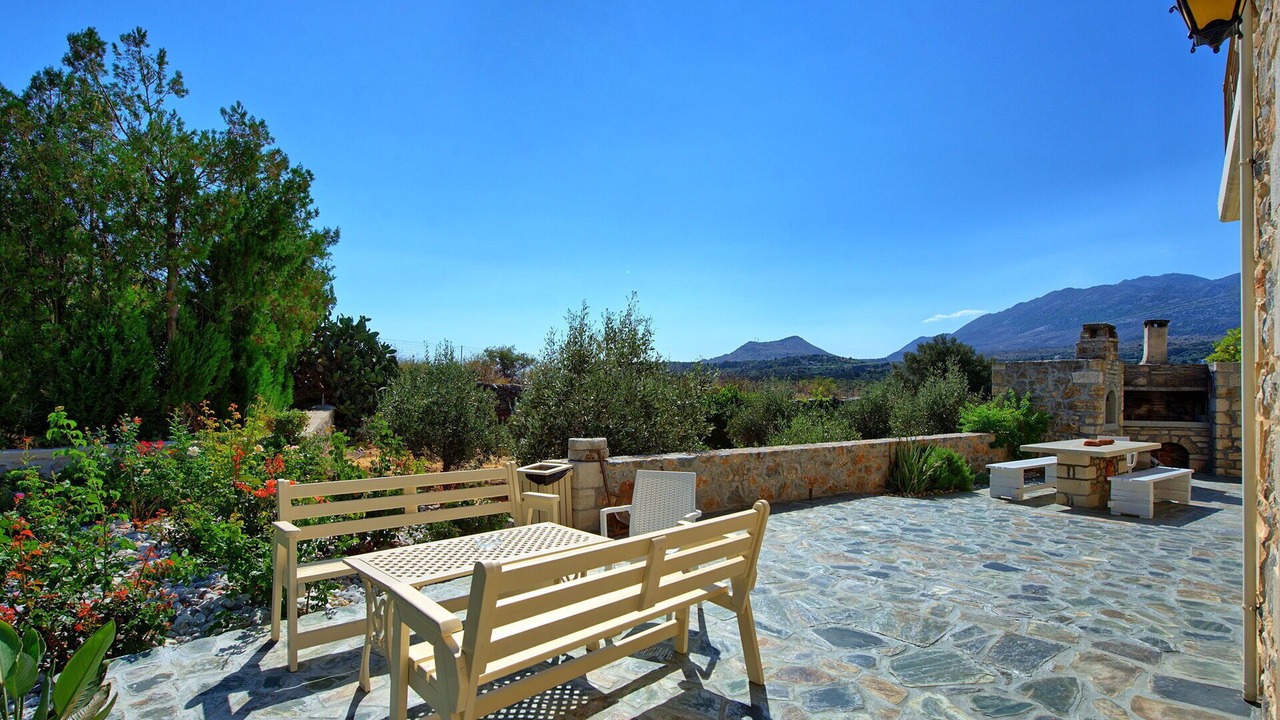 Photo of Patio Balcony in Embrosneros