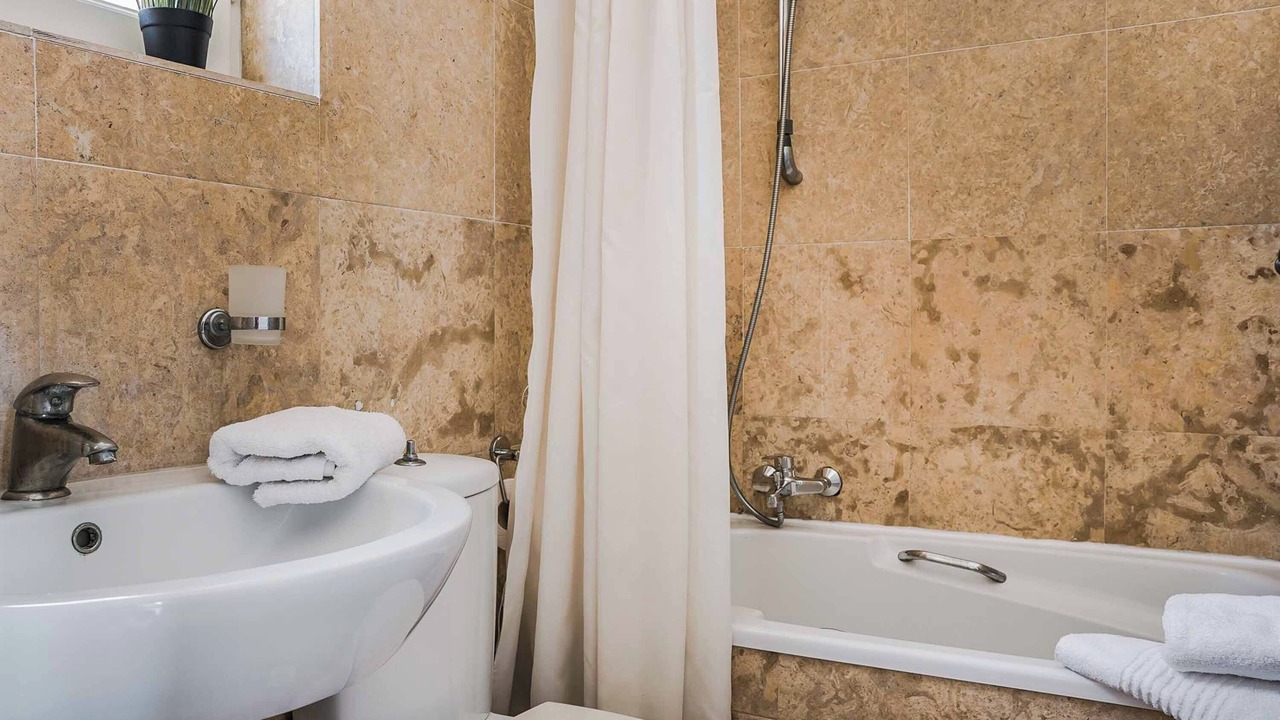 Photo of Bathroom in Evreti