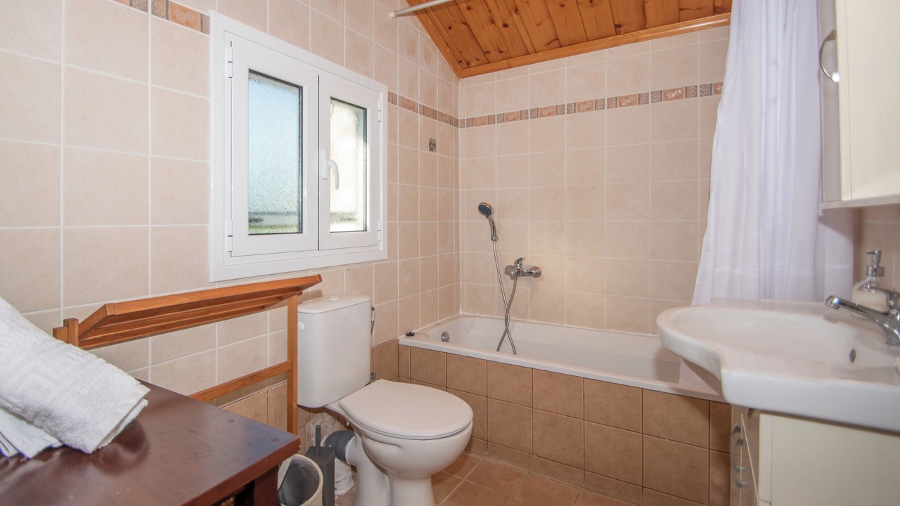 Photo of Bathroom in Xirokastello