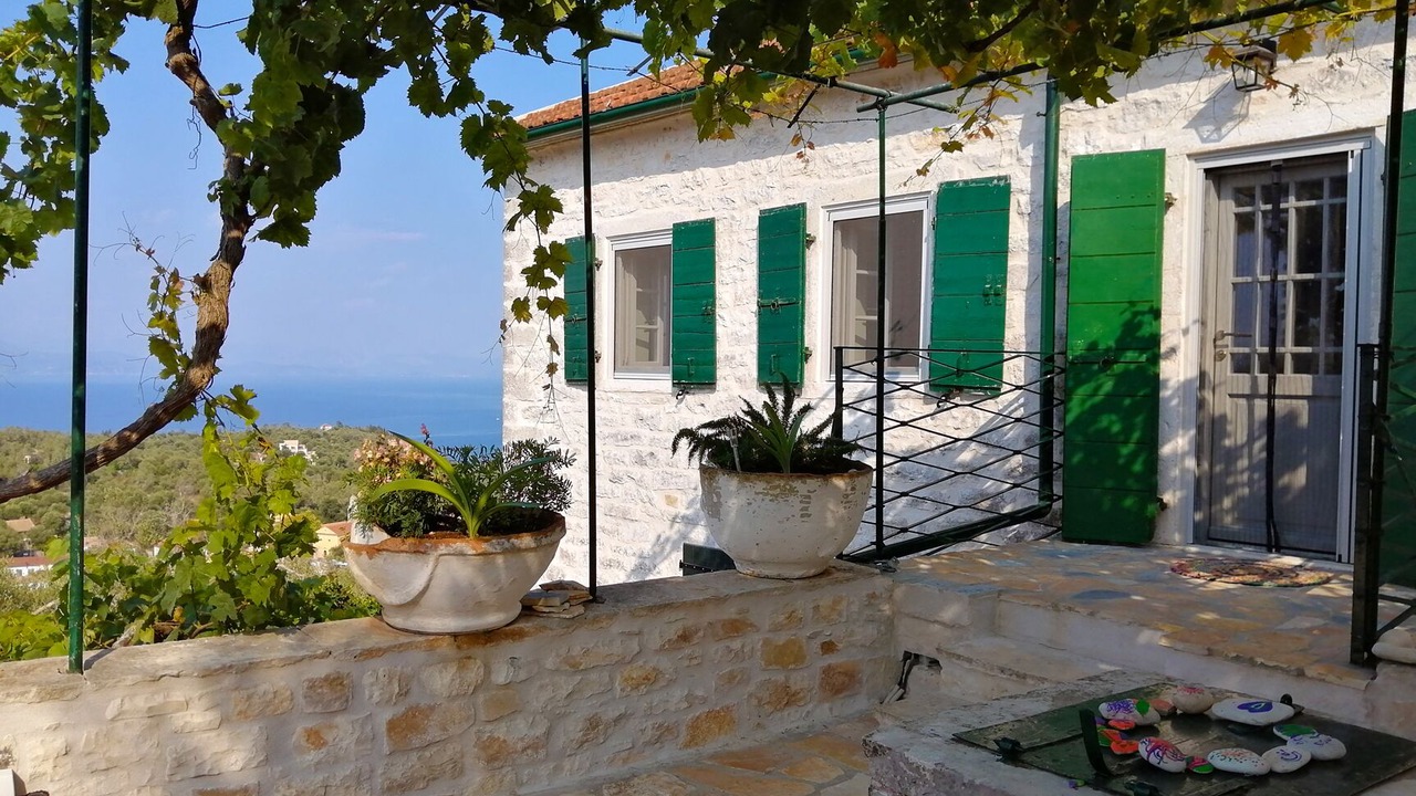 Photo of Patio Balcony in Kourteika
