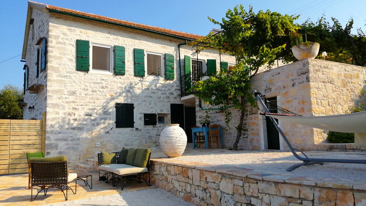 Photo of Patio Balcony in Kourteika