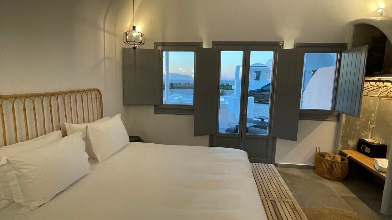 Photo of Bedroom in Oia