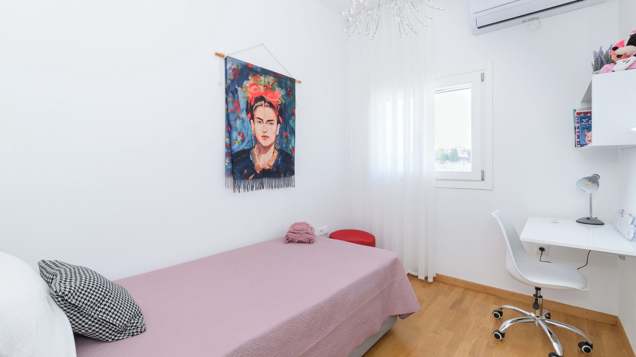 Photo of Bedroom in Aliki
