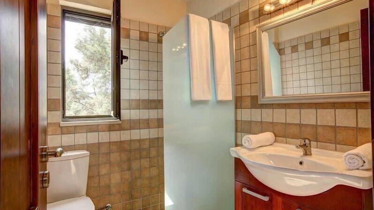 Photo of Bathroom in Evgiros