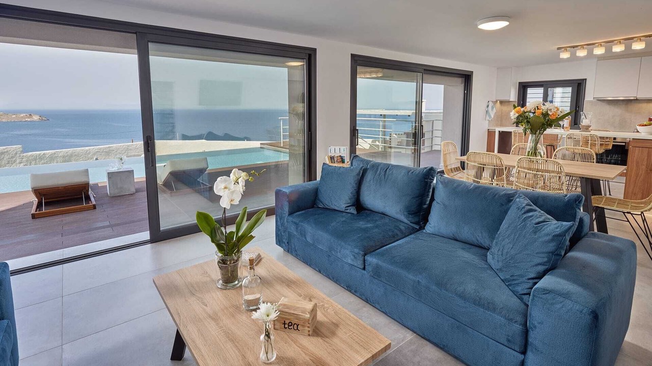 Photo of Livingroom in Agia Marina Mikrolimanou