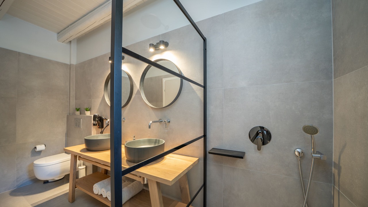 Photo of Bathroom in Tzamarelata