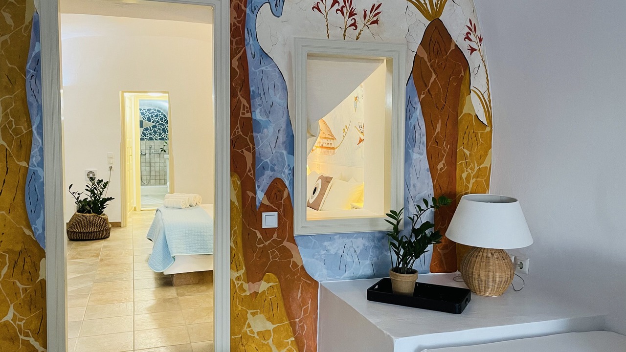 Photo of Bedroom in Oia