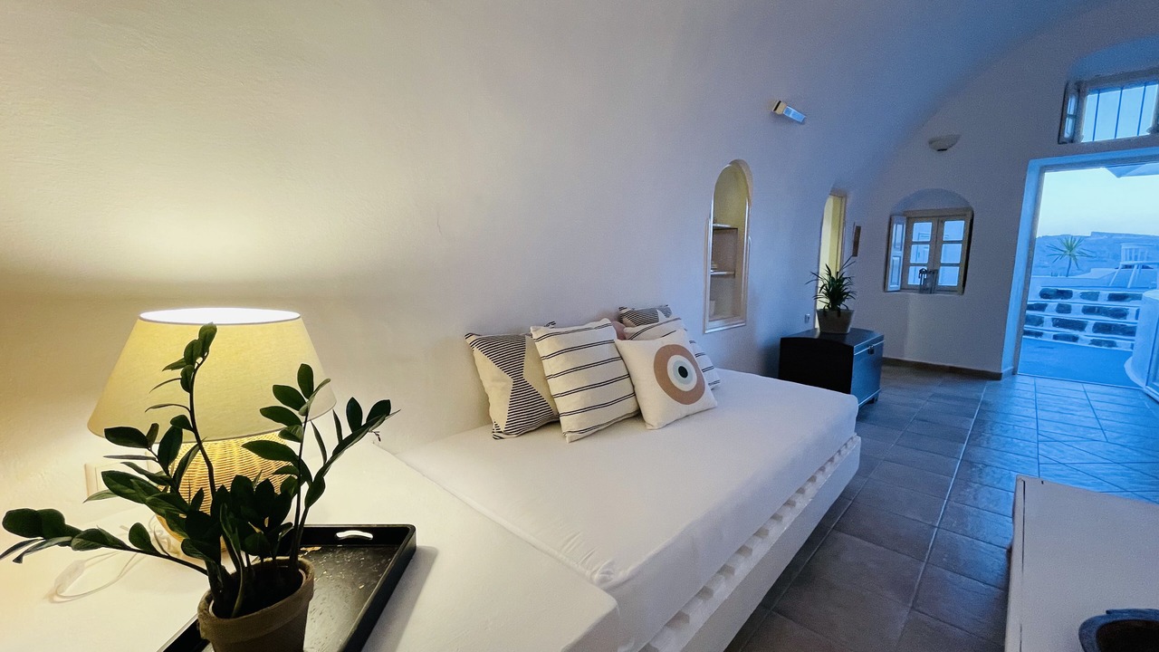 Photo of Bedroom in Oia