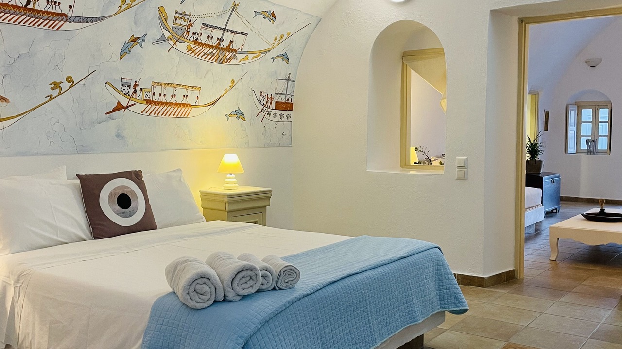 Photo of Bedroom in Oia