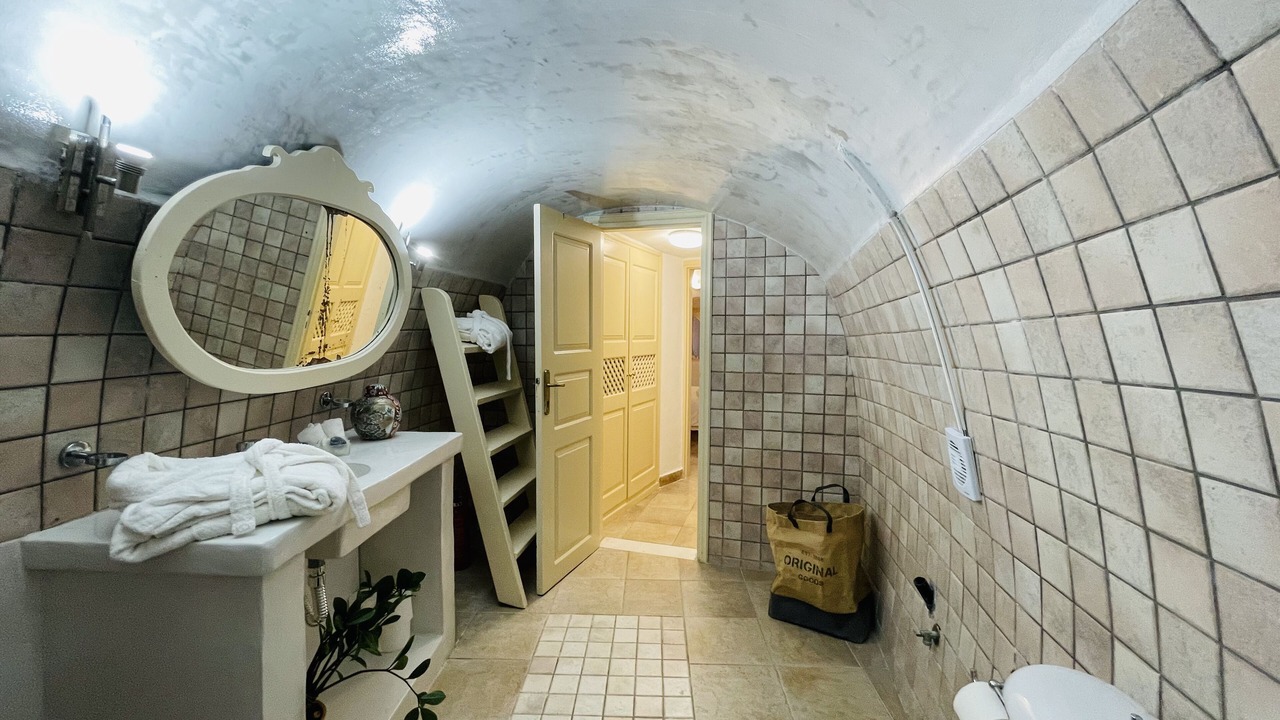Photo of Bathroom in Oia