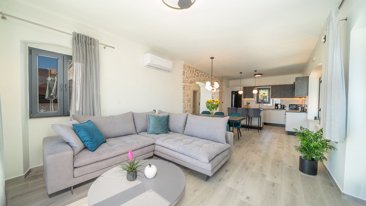 Photo of Livingroom in Tzamarelata