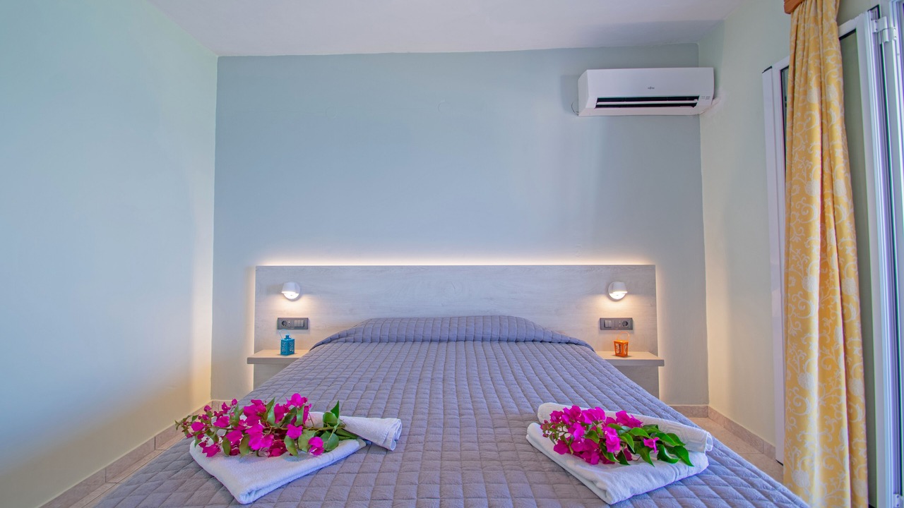 Photo of Bedroom in Amoudi