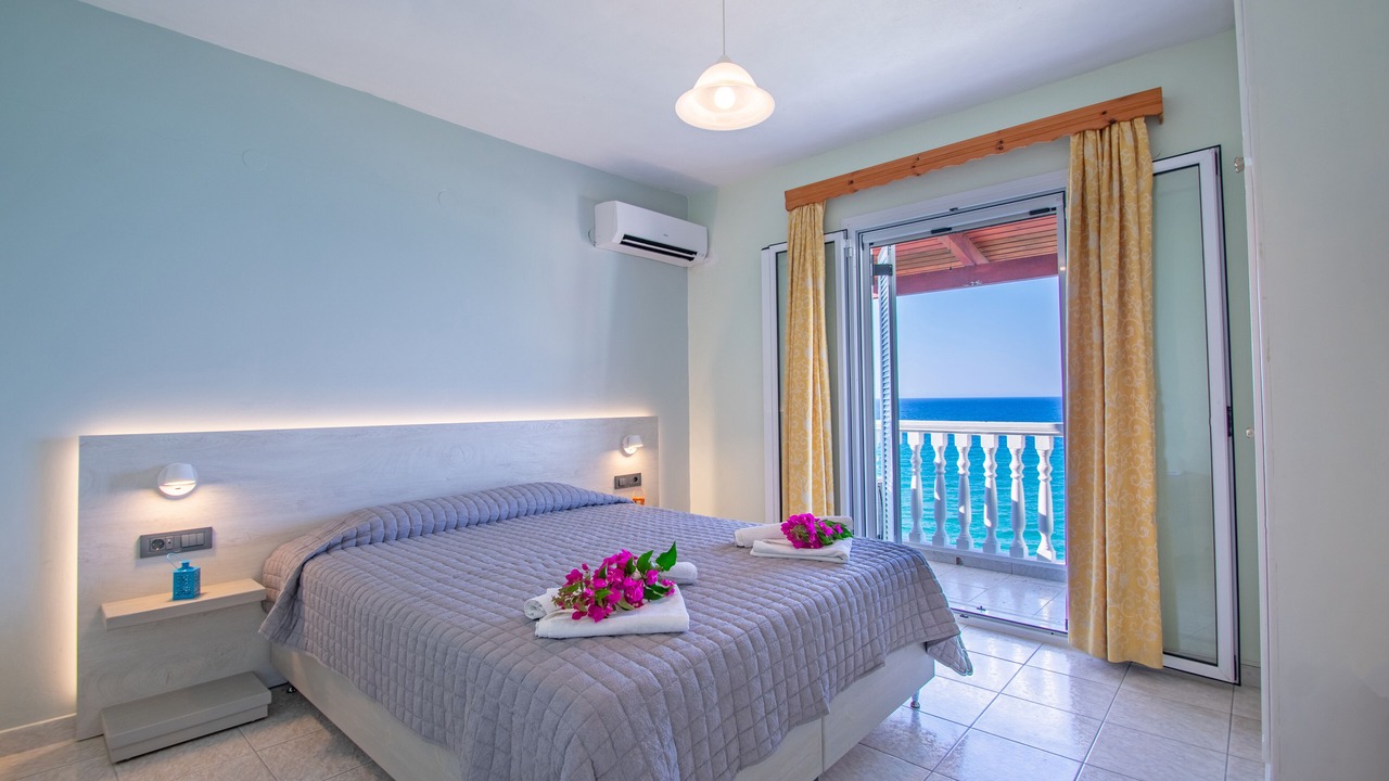 Photo of Bedroom in Amoudi