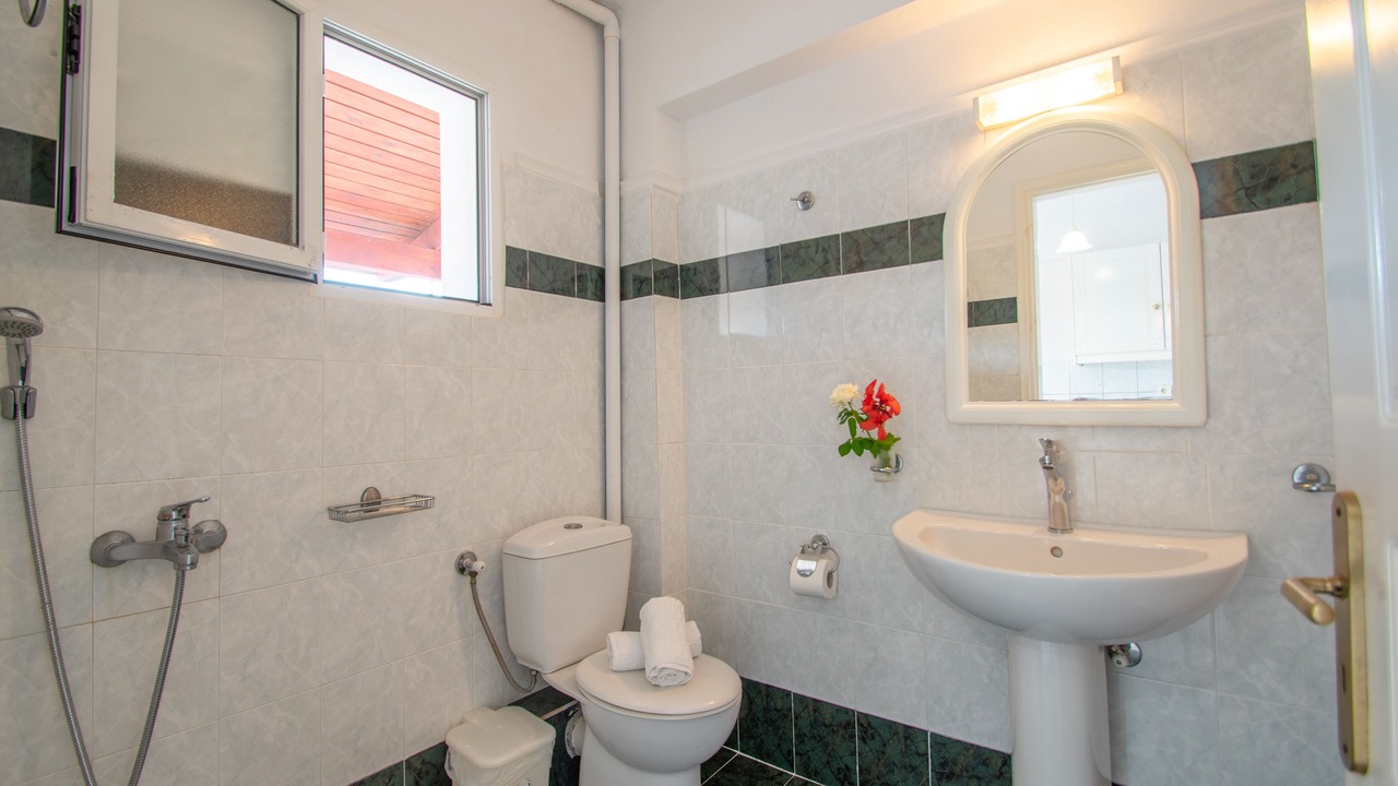 Photo of Bathroom in Amoudi