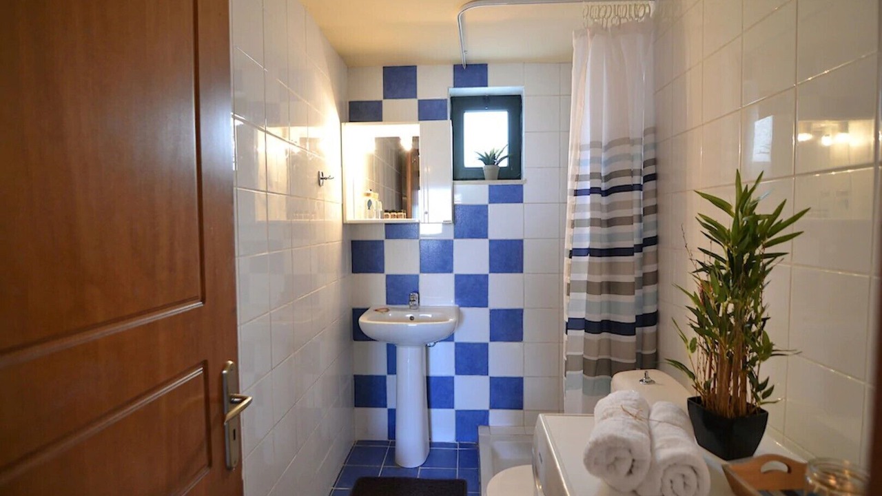 Photo of Bathroom in Pendamodi