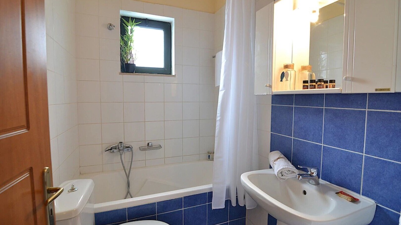 Photo of Bathroom in Pendamodi