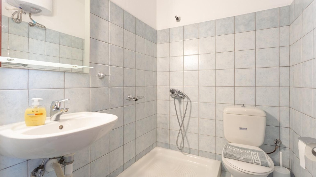 Photo of Bathroom in Glossa