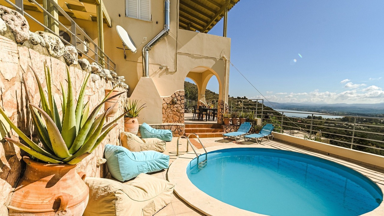 Photo of Outdoor in Exopoli