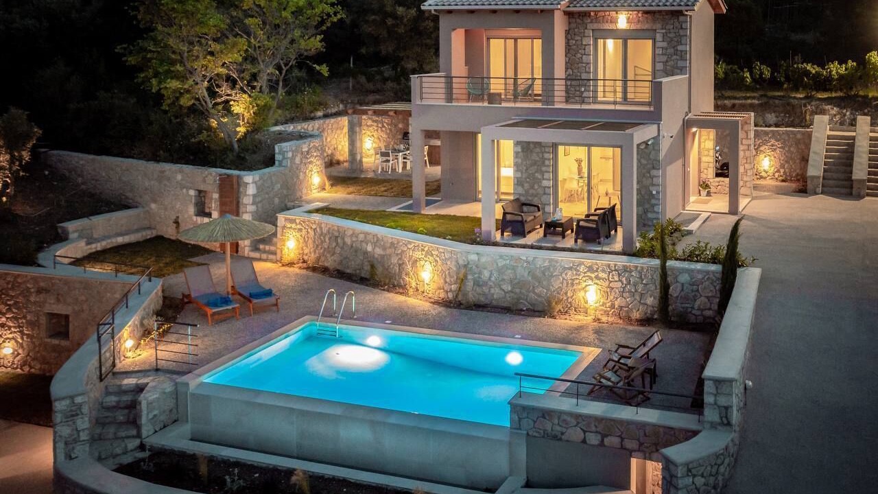 Photo of Outdoor in Apolpaina