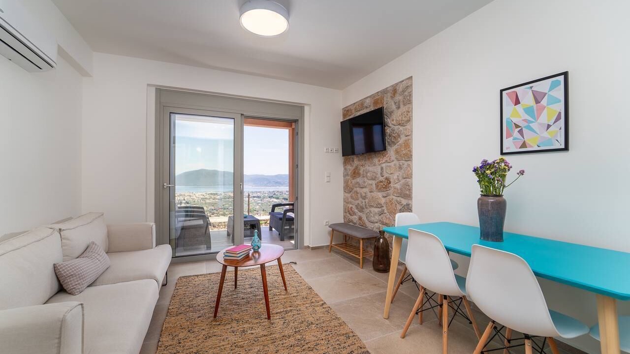 Photo of Livingroom in Apolpaina