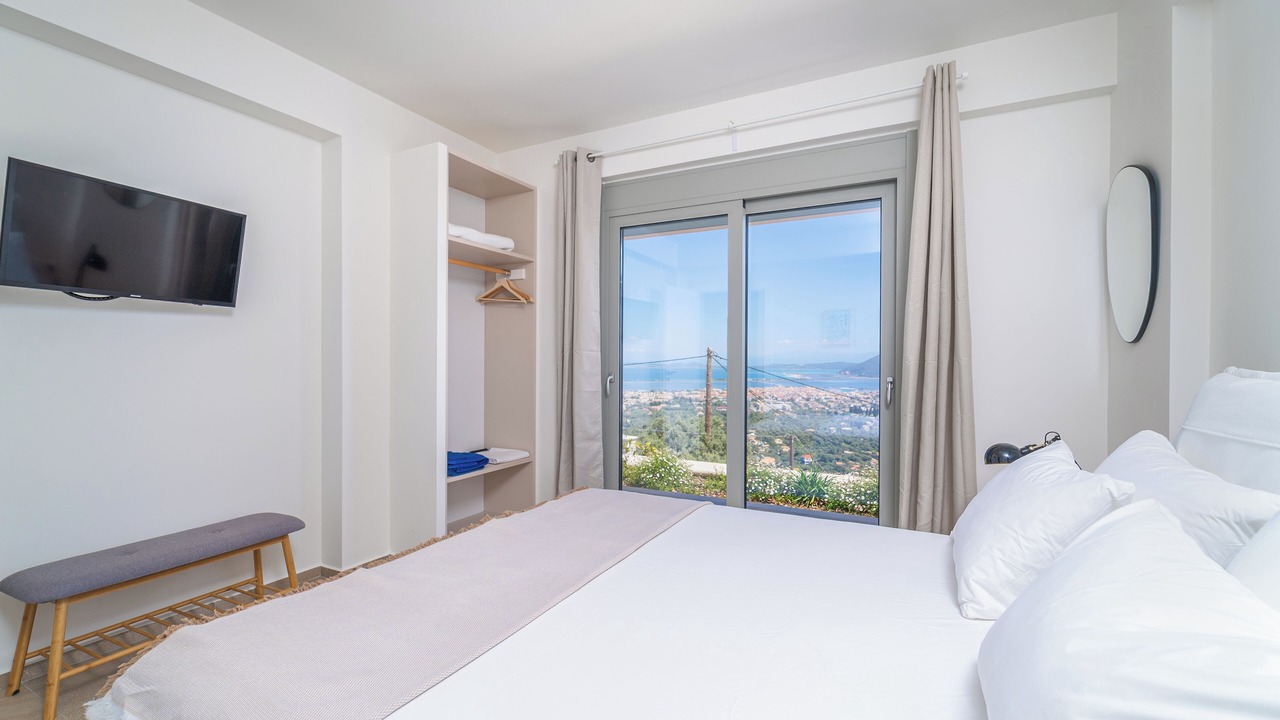 Photo of Bedroom in Apolpaina