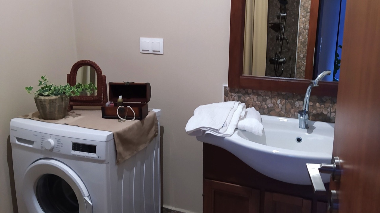 Photo of Bathroom in Faistos