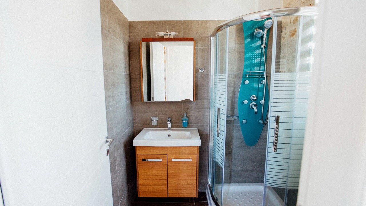 Photo of Bathroom in Maroulas