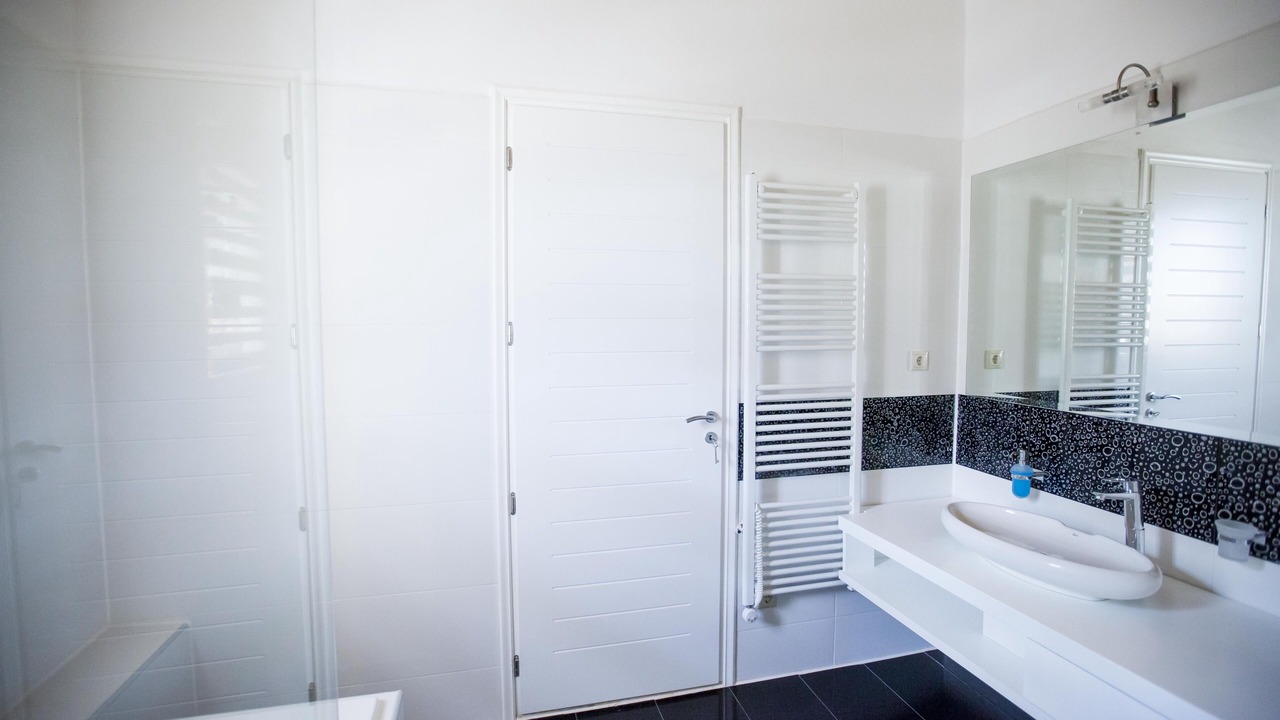 Photo of Bathroom in Maroulas