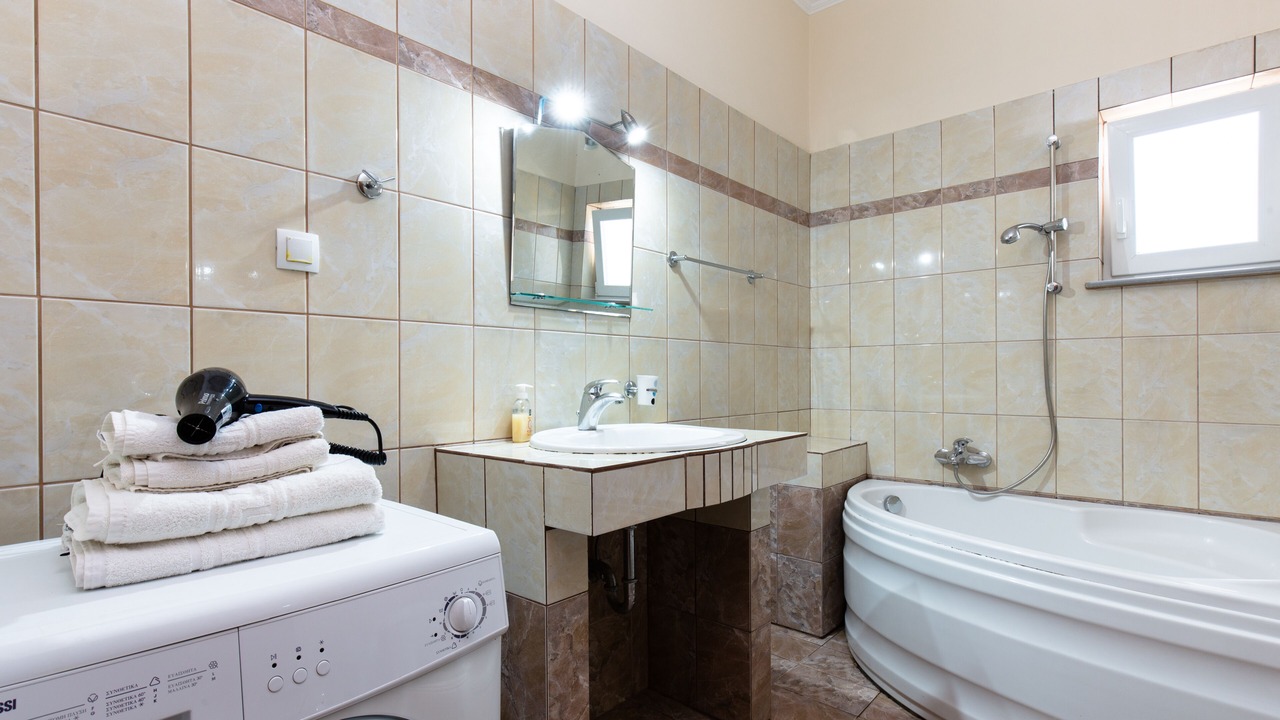 Photo of Bathroom in Limeniskos